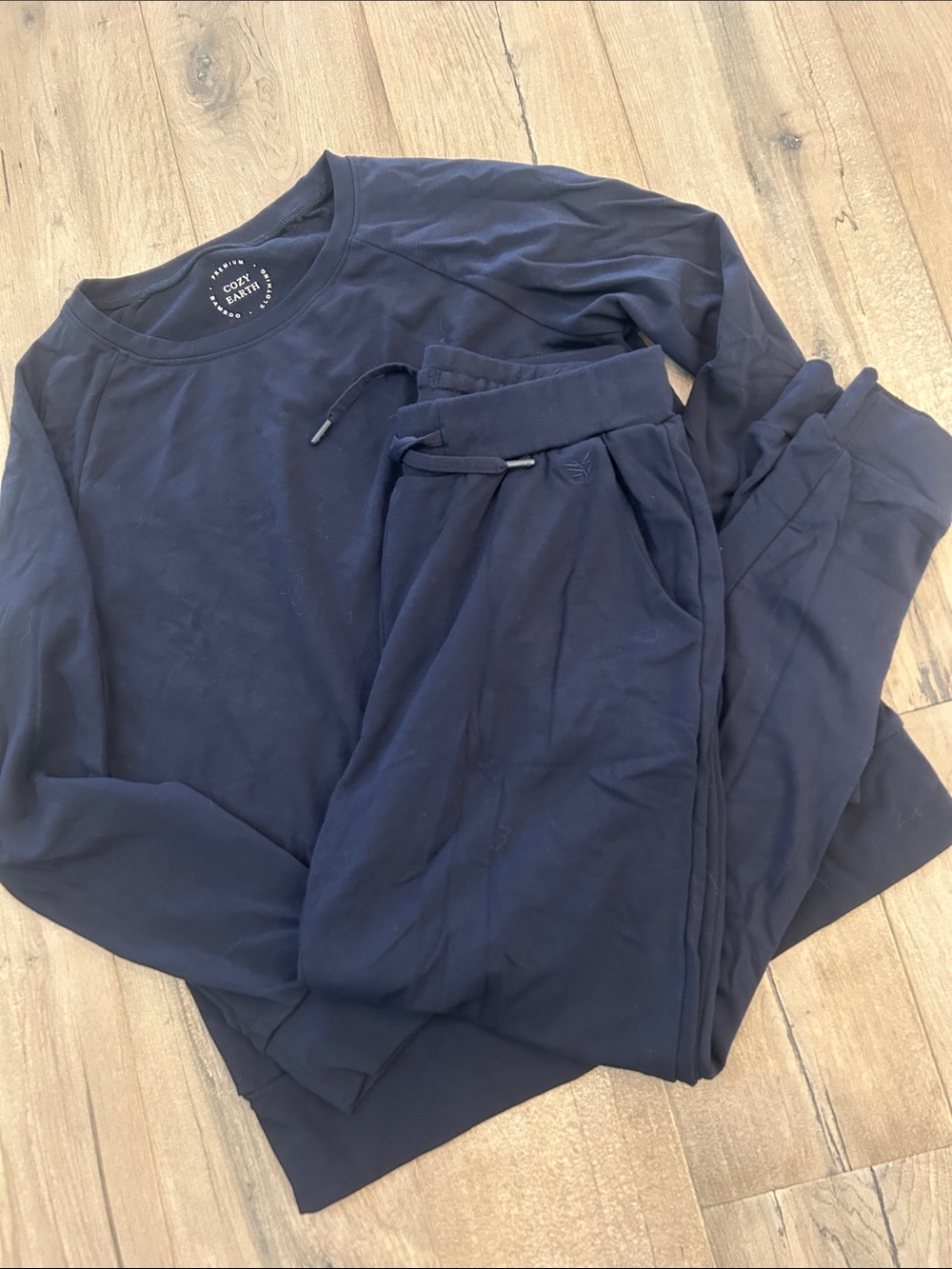 Cozy Earth Women's Navy Long Sleeve Top & Jogger Pajama Set